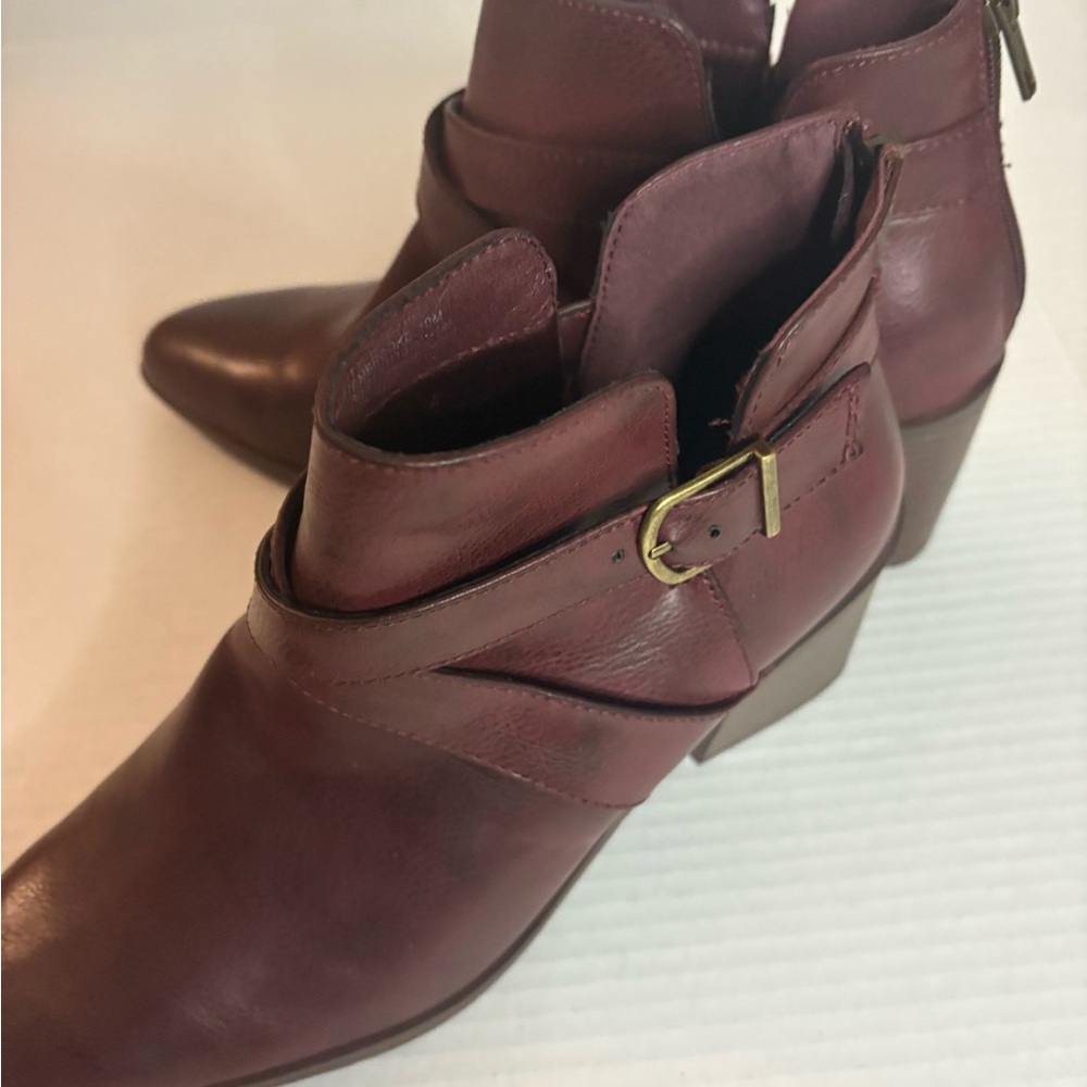 Frye Women's 10 M Pembroke Low Boots Redwood Stacked Zip Up